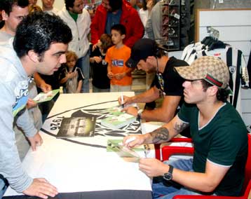 Οπαδοί του ΠΑΟΚ αποθέωσαν Βιεϊρίνια, Σορλέν, Μαλεζά και ζήτησαν νίκη επί του Αρη