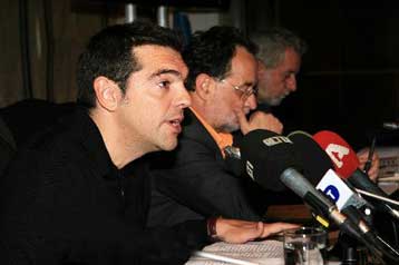 Τριβές στην Κουμουνδούρου για τη μετατροπή του ΣΥΡΙΖΑ σε ενιαίο κόμμα