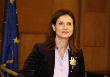 Με «ψαλίδι» στις αγροτικές επιδοτήσεις απειλεί η ΕΕ