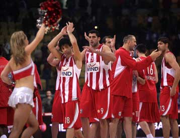 Αγχωτική 100άρα πέτυχε ο Ολυμπιακός κόντρα στην Εφές