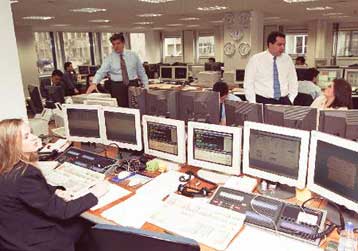 Αναγκαία τα μη δημοφιλή μέτρα μείωσης των δαπανών, λένε οι Financial Times