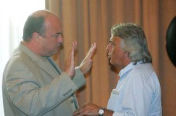 Βαριές κουβέντες μεταξύ Μπέου και Μητρόπουλου για το θέμα των αναβολών