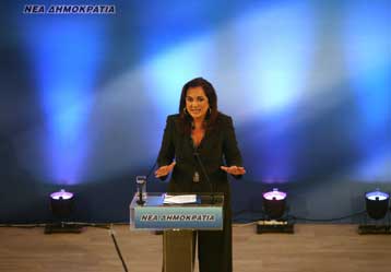 Διπλή παρέμβαση από την Ντόρα Μπακογιάννη για έλλειμμα και Ασφαλιστικό