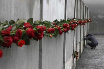 Δημόσια συζήτηση στο ΜΜΑ για την πτώση του Τείχους του Βερολίνου