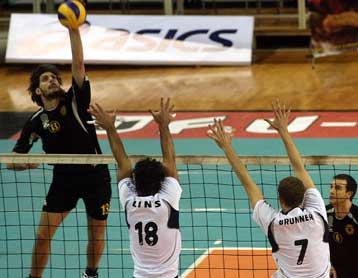 Μπλόκ(ο) της ΑΕΚ στον ΠΑΟΚ, νίκη για την ΕΑΠ