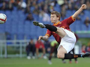 Στον Ολυμπιακό διαψεύδουν σενάρια περί Γιον Αρνε Ρίισε