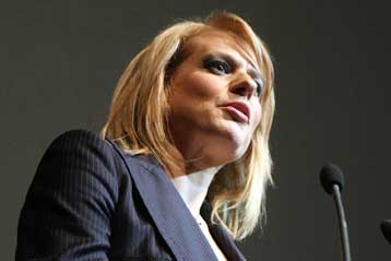 Δικαίωμα ιθαγένειας στα παιδιά των νομίμων μεταναστών, διευκρινίζει η κυβέρνηση