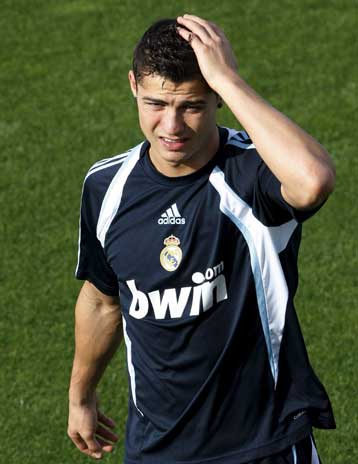 Επιστρέφει στις προπονήσεις της Ρεάλ ο Ρονάλντο, ελπίδες να παίξει στο ντέρμπι