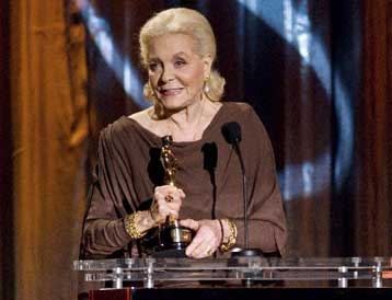 Το πρώτο της Όσκαρ έλαβε η Λορίν Μπακόλ