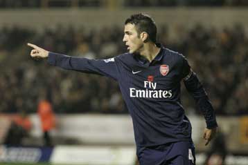 Μπαρτσελόνα και Ρεάλ θα «σφαχτούν» στα πόδια του Φάμπρεγκας