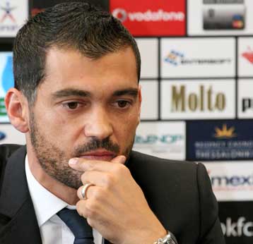 Ο Κονσεϊσάο παρουσιάστηκε στους… πρώην συμπαίκτες του