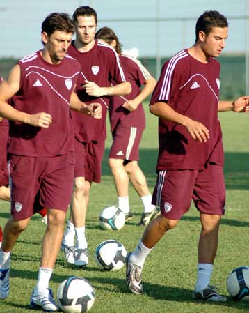 Στο Μεξικό η κηδεία του Ντε Νίγκρις, σε βουβό κλίμα η προπόνηση της Λάρισας