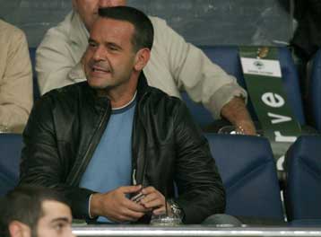 Ο Βωβός αναλαμβάνει νέες υποχρεώσεις προκειμένου να γίνει το εμπορικό