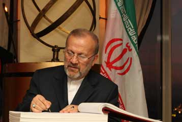 «Όχι» στον εμπλουτισμό του ουρανίου της στο εξωτερικό λέει η Τεχεράνη