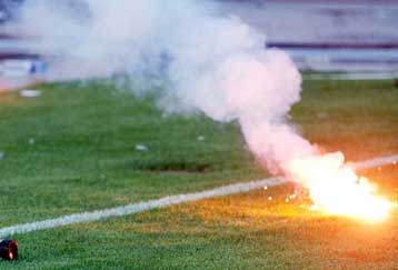 Επεισόδια μεταξύ οπαδών του Αρη και του ΠΑΟΚ στη Θεσσαλονίκη