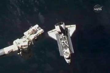 Επιτυχώς συνδέθηκε το Atlantis με τον Διεθνή Διαστημικό Σταθμό