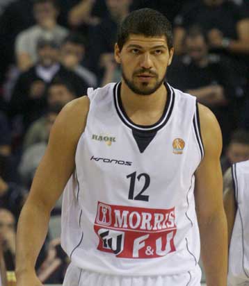 «Στον ΠΑΟΚ με αγκάλιασαν» είπε στην παρουσίασή του ο Λάζαρος Παπαδόπουλος