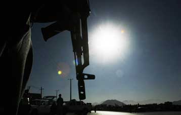 Αιματηρή επίθεση αυτοκτονίας στην πόλη Φαράχ του Αφγανιστάν