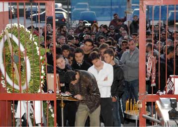 Με τιμές η επιστροφή του Ντε Νίγκρις στο Μεξικό για το τελευταίο αντίο