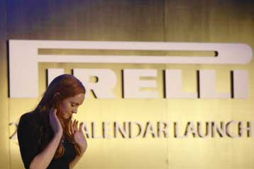 Το ημερολόγιο για το 2010 παρουσίασε η Pirelli