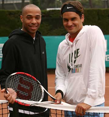 Ο Φέντερερ στηρίζει τον Ανρί και συμβουλεύει τη χρήση βίντεο στο ποδόσφαιρο