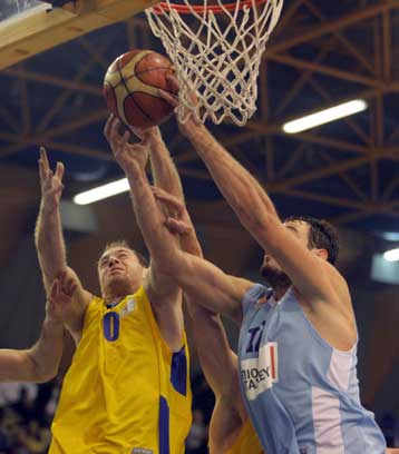 Το Περιστέρι επικράτησε του Κολοσσού Ρόδου 71-66 με μεγάλη ανατροπή