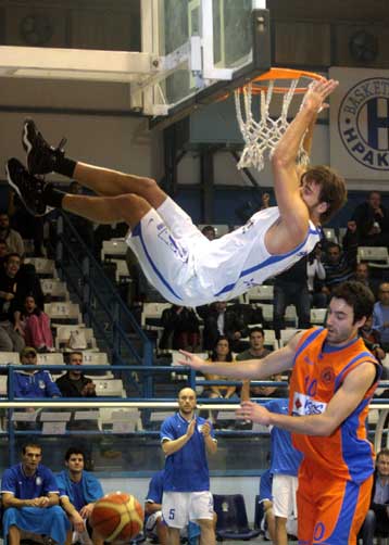 Μόνος στο ρετιρέ ο Ηρακλής, πρώτη ήττα για τη Νήαρ Ηστ στην Α2