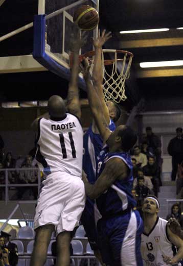 Ο Πανελλήνιος πέρασε δύσκολα από τα Τρίκαλα σε ένα θεαματικό 93-91