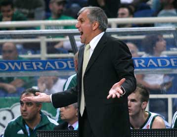 Ικανοποιημένος με άμυνα ο «Ζοτς», τις… δυσκολίες του βίντεο εξήγησε ο Μπαρτζώκας