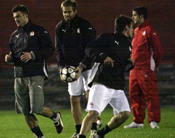 Ο Ολυμπιακός βλέπει πρόκριση στους «16» ακόμα και με ισοπαλία απέναντι στην Αλκμααρ