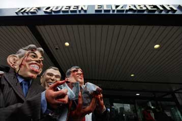 «Απτή» απειλή ο Σαντάμ, λέει η ηγεσία των βρετανικών μυστικών υπηρεσιών το 2001