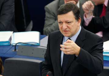 Ανοικτό αφήνει το ενδεχόμενο «ευρω-φόρου» ο Ζοζέ Μανουέλ Μπαρόζο