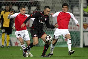 Ο Ολυμπιακός πέτυχε τον στό«Χ»ο του με την Αλκμααρ και φουλάρει για τους «16»