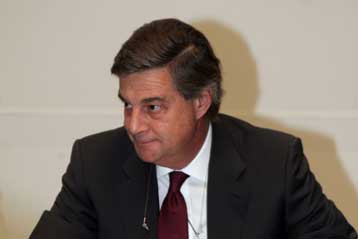 Yπερβολικές οι ανησυχίες για τη χρηματοδότηση των ελληνικών τραπεζών, λέει ο Τ.Αράπογλου