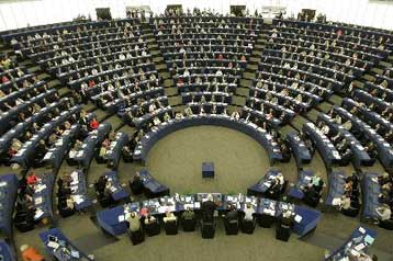 Για λύση στο θέμα της ονομασίας της ΠΓΔΜ το Δεκέμβριο παροτρύνει ο Όλι Ρεν