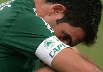 Θετικός στη νέα γρίπη ο Καραγκούνης που ενδέχεται να χάσει τον αγώνα στο Καραϊσκάκη