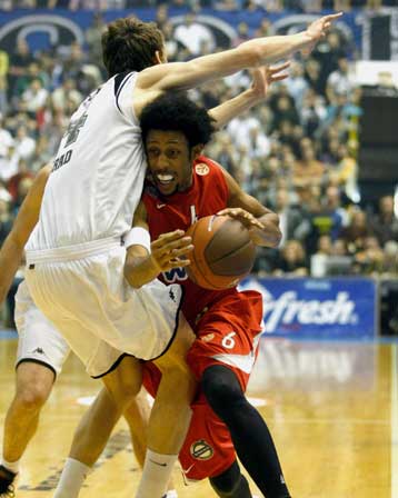 Διπλή ήττα στην Ευρωλίγκα για Ολυμπιακό και Μαρούσι