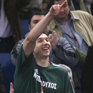 «Δεν είναι ματς ζωής ή θανάτου» τονίζει για το «αιώνιο ντέρμπι ο Διαμαντίδης