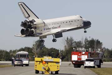 Πίσω στη Φλόριντα το διαστημικό λεωφορείο Atlantis