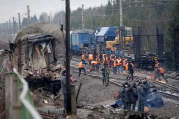 Τρομοκρατική επίθεση ο πολύνεκρος εκτροχιασμός τρένου στη Ρωσία