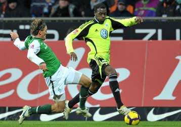 Έ«Χ»ασε την ευκαιρία η Βέρντερ, νίκες για Αϊντραχτ και Ντόρτμουντ ήττα η Σάλκε