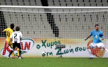 Με ηγέτη τον Σκόκο η ΑΕΚ επιβλήθηκε 1-0 του ΠΑΟΚ στο ΟΑΚΑ