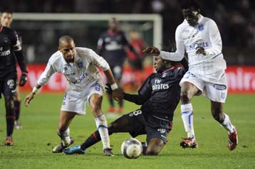 Στο «Παρκ ντε Πρενς» σταμάτησε το σερί της Οσέρ, πλεονέκτημα για Μπορντό και Λιόν