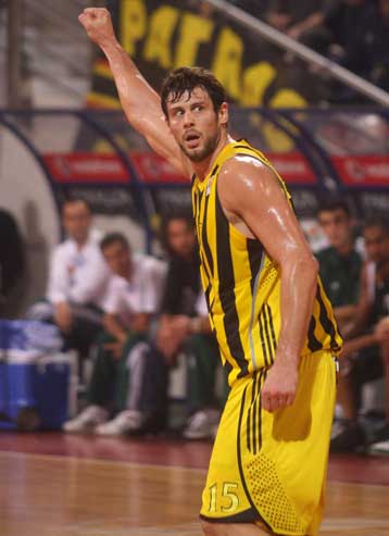 Χειρουργήθηκε ο Μπάρλος και επιστρέφει τον Ιανουάριο