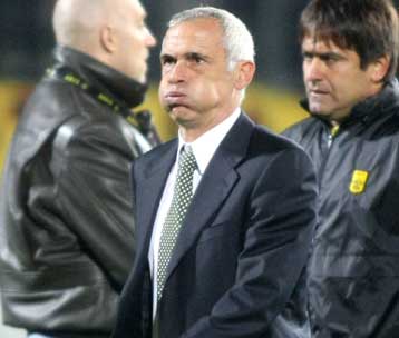 «Σκασμένος» ο Κούπερ για τις χαμένες ευκαιρίες και με τη διαιτησία