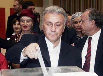 Στο νοσοκομείο με πνευμονία ο Παναγιώτης Ψωμιάδης