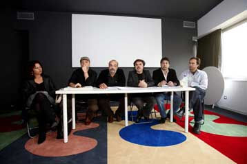 Συμπαράσταση στους «Κινηματογραφιστές στην Ομίχλη» εκφράζουν 70 καλλιτέχνες