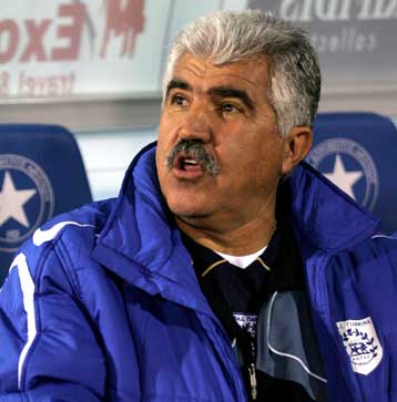 Απόλυτη διαφωνία Δώνη και Παράσχου για την επιρροή της διαιτησίας στο ματς