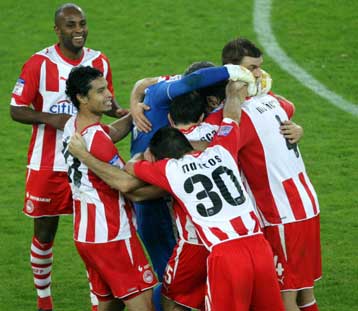 Όταν το «αιώνιο» ντέρμπι αλλάζει την κορυφή…