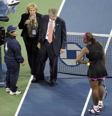 Η Σερίνα Γουίλιαμς τιμωρήθηκε με πρόστιμο και… αναστολή